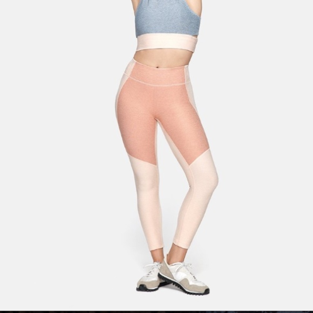 OUTDOOR VOICES 3/4 Light Pink Warmup Legging